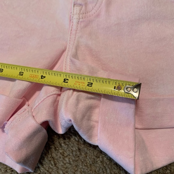 Levi’s Wedgie Shorts - Picture 5 of 6